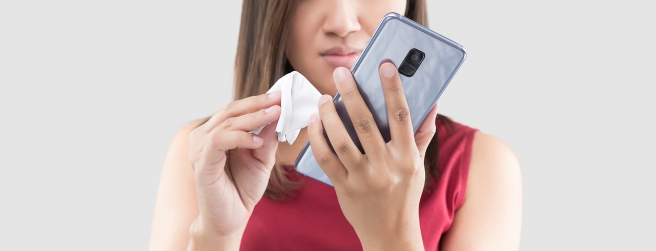 Wiping bacteria from your phone