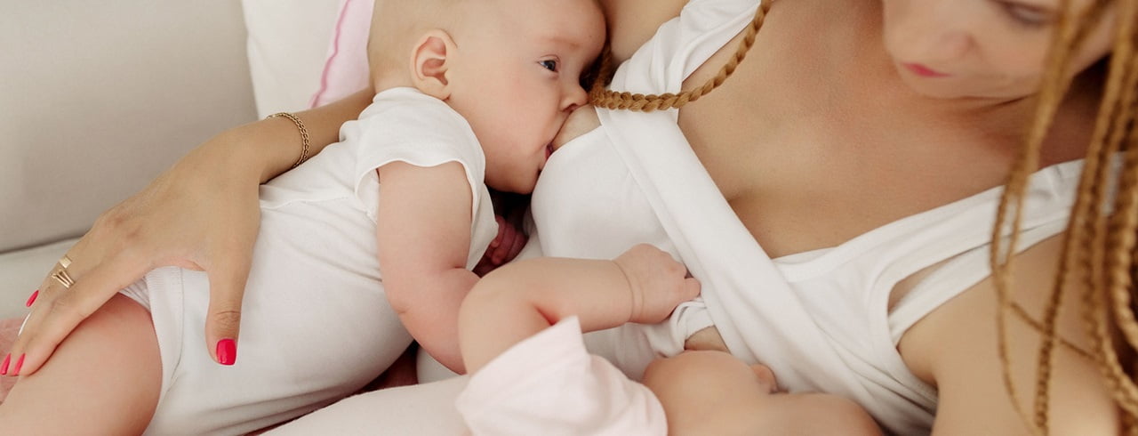 Breastfeeding with twins