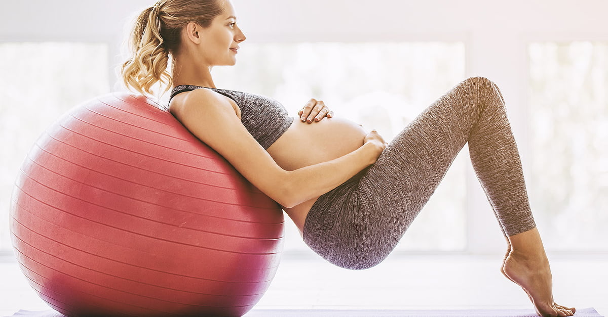 Des exercices avec un ballon pour un accouchement moins long?