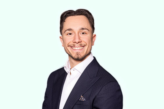 Porträtfoto von Davide Vidal, Agenturleiter Thalwil